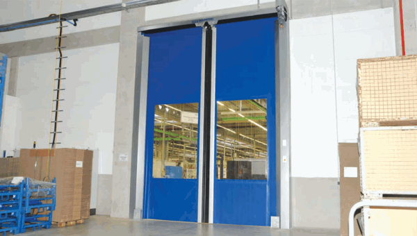 Rolltor für ein Kühllager